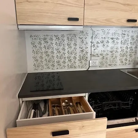 Ginestra, Apartamento *