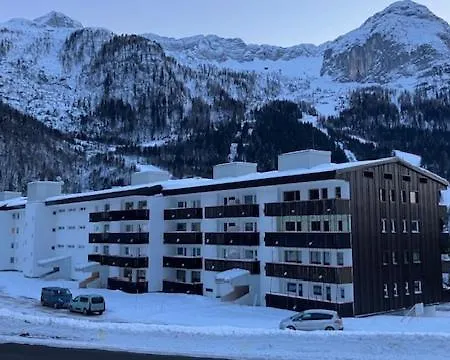 Ginestra, Apartamento